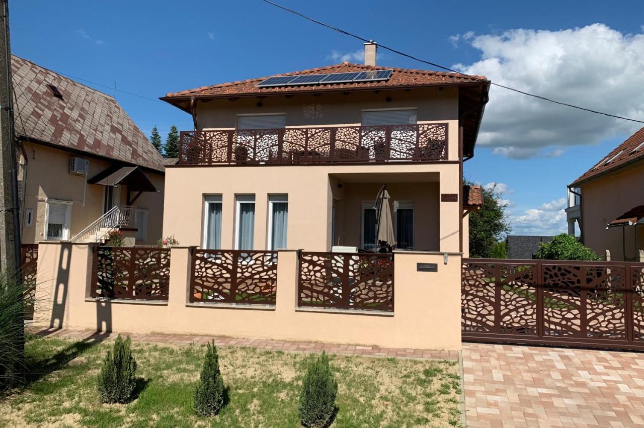 Dodi Apartmanház Zalakaros Exterior foto
