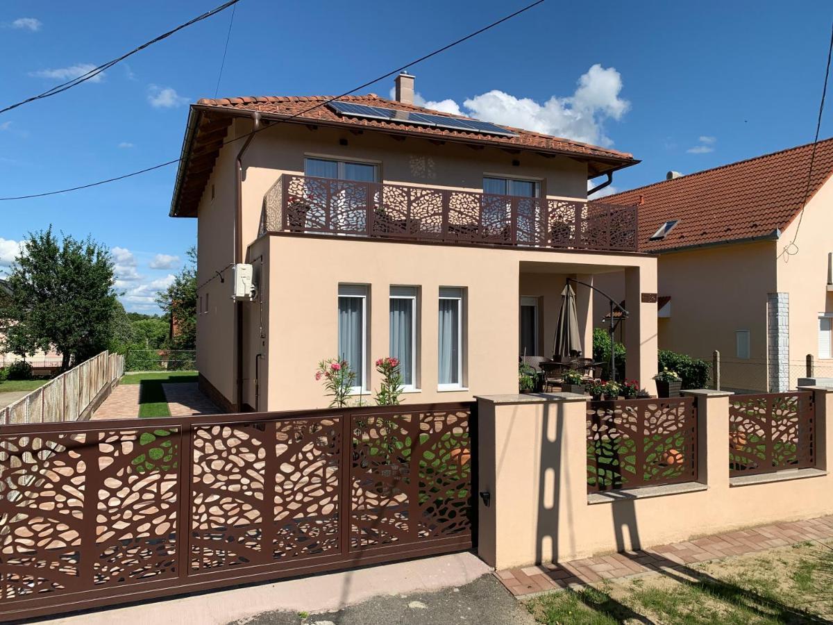 Dodi Apartmanház Zalakaros Exterior foto